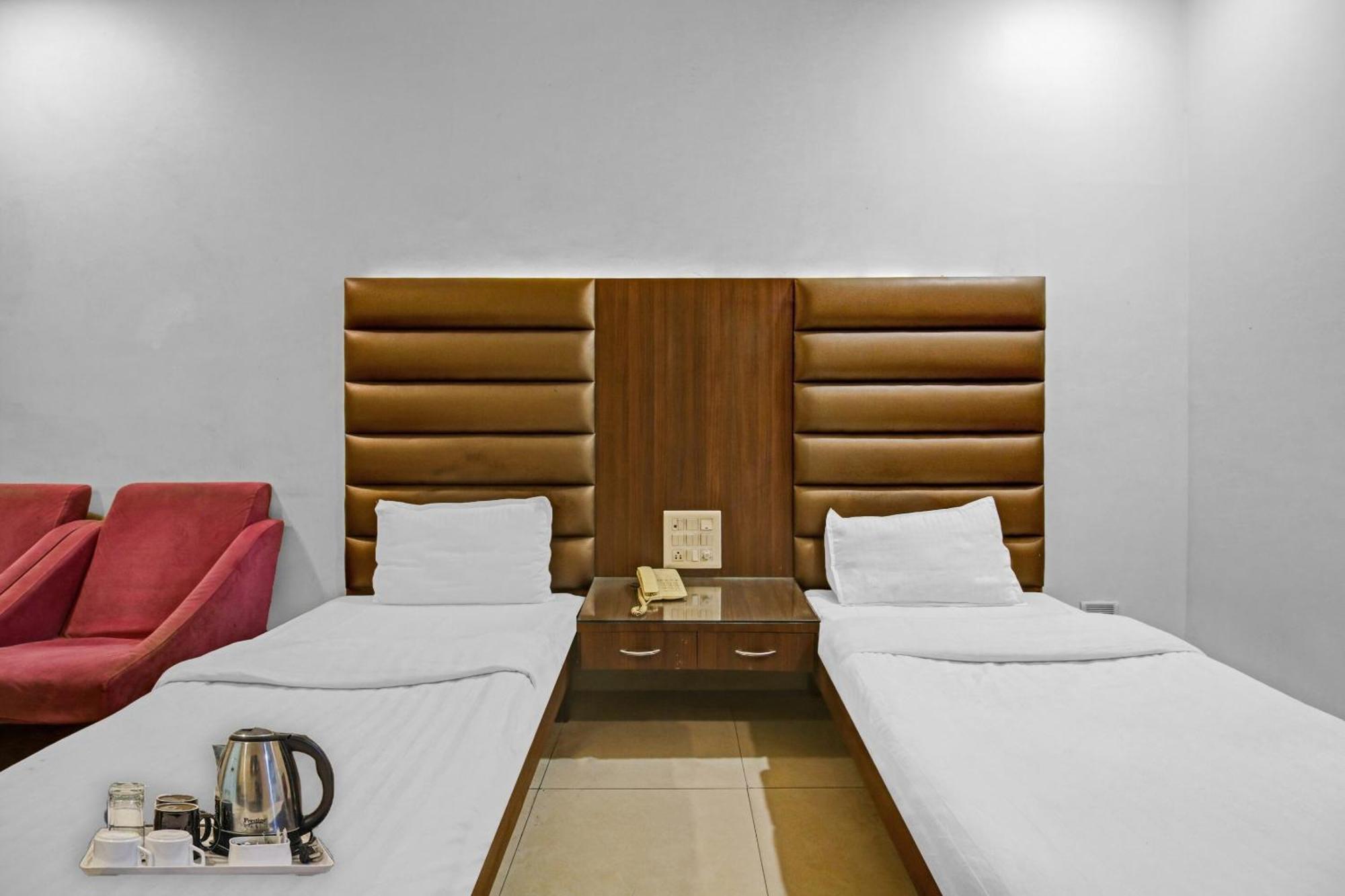 Collection O Surya Hotell Bhopal Exteriör bild