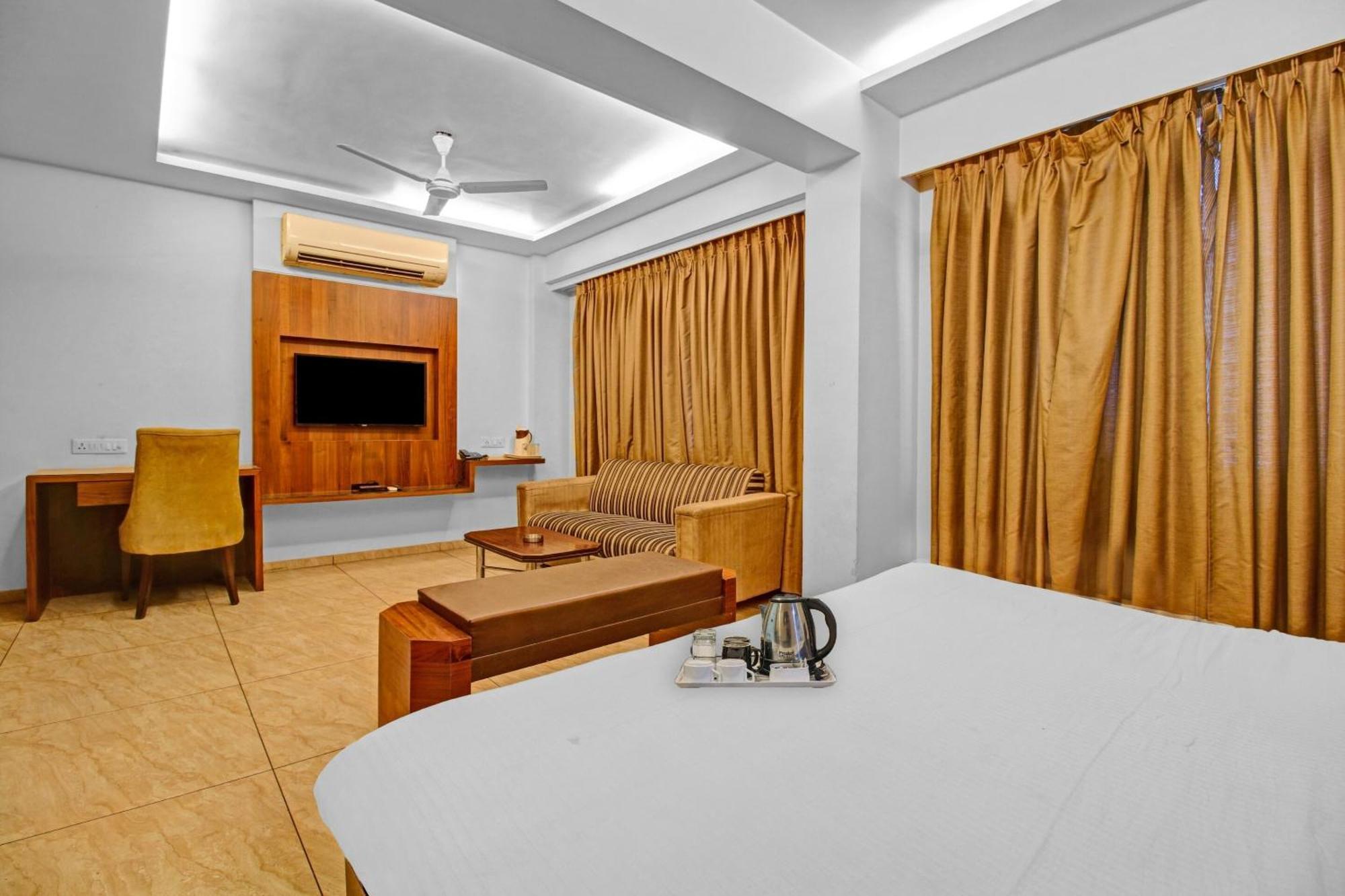 Collection O Surya Hotell Bhopal Exteriör bild